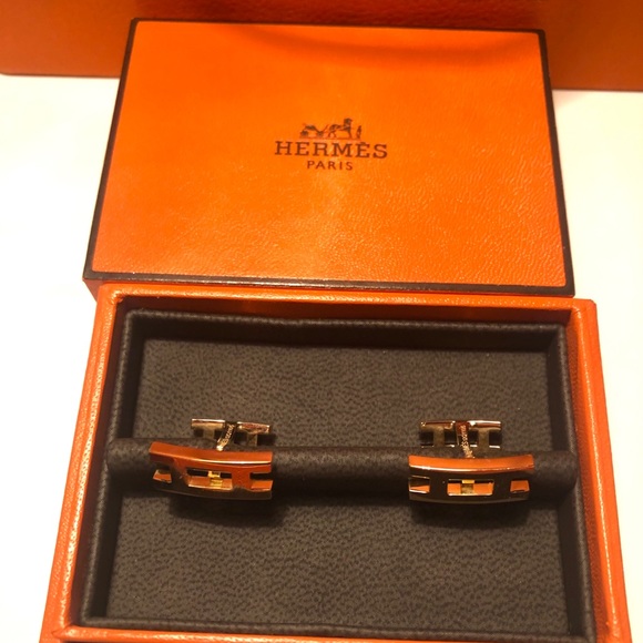 Hermes Yellow Gold Cufflinks. Brand New
